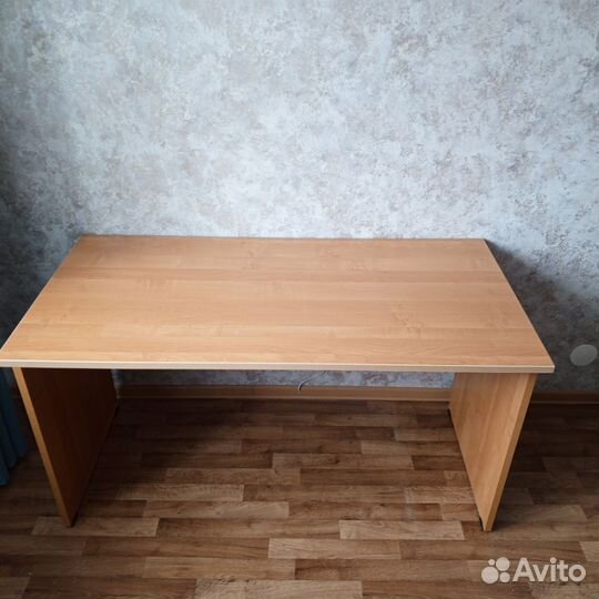 Письменный стол