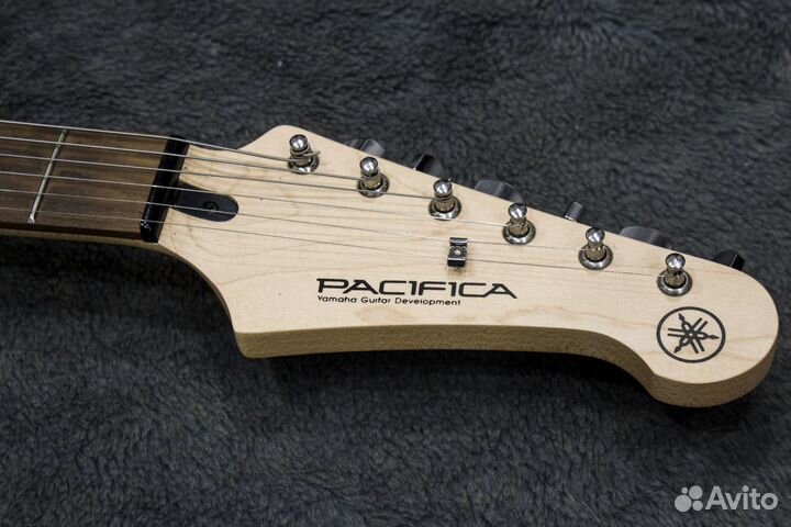 Электрогитара Yamaha Pacifica 012