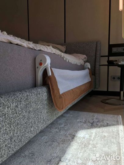 Барьер защитный для кровати