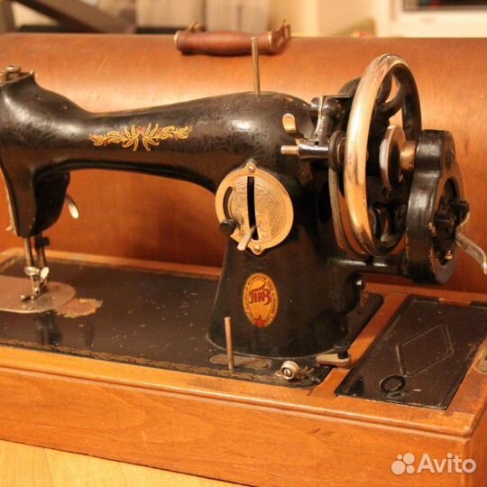 Продаю швейную машинку