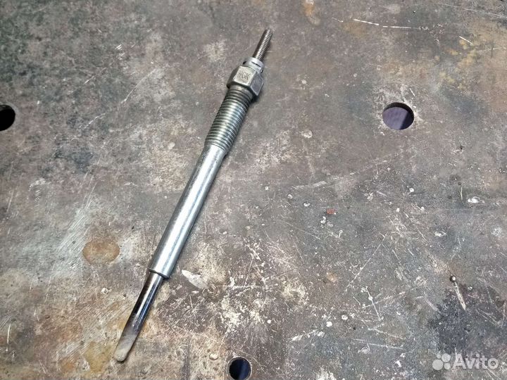 Свеча накала NGK