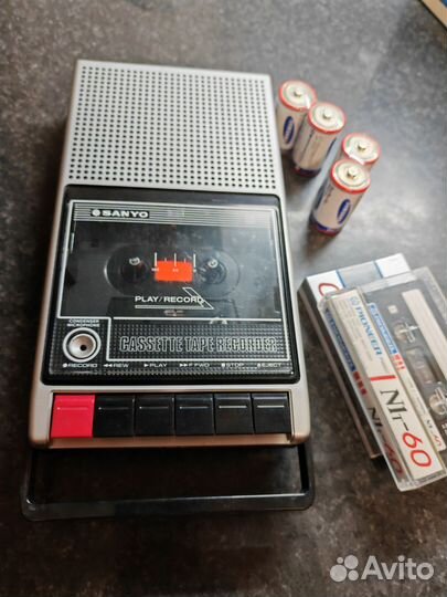 Кассетный плеер sanyo