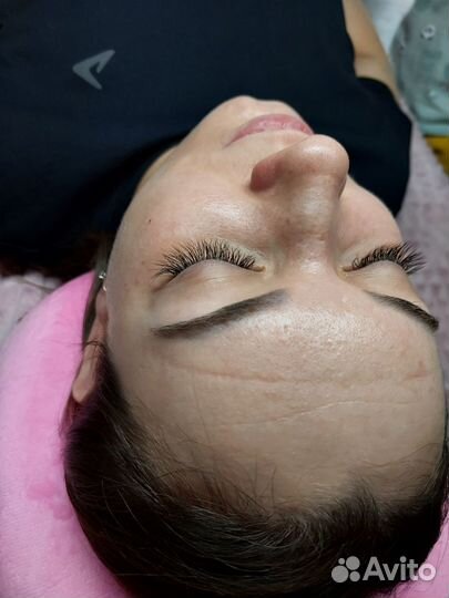 Модель на наращивание ресниц