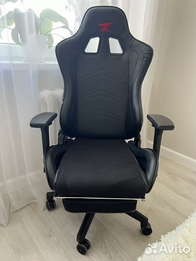 Компьютерное игровое кресло