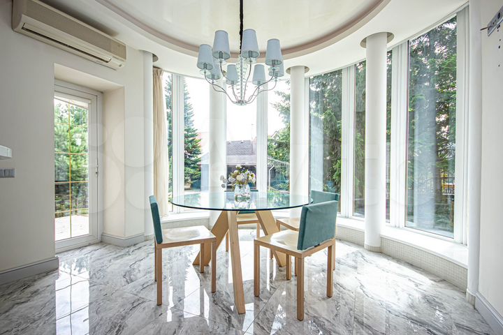 Коттедж 395 м² на участке 20,7 сот.