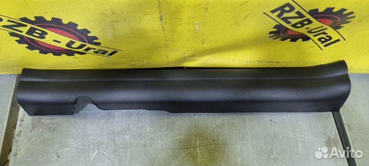 Накладка порога (внутренняя) передняя левая Kia