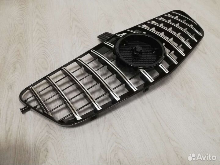 Решетка радиатора GT для Mercedes W212