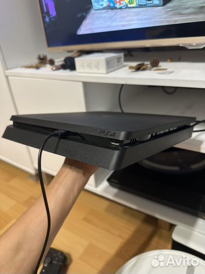 Sony PS4 slim 1tb