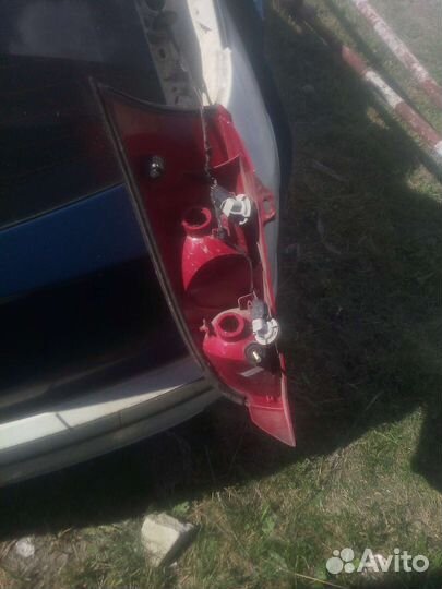 Фанарь задний правый форд фокус 1 хэтчбэк