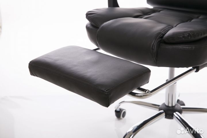 Офисное кресло черное