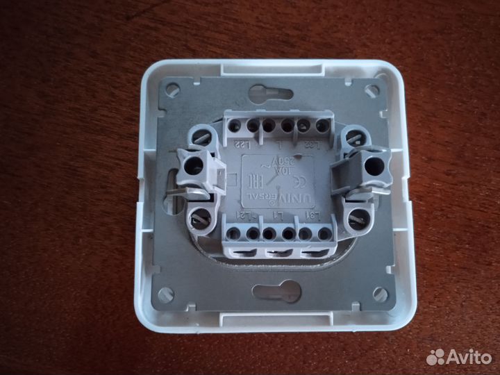 Выключатель накладной, внутренний