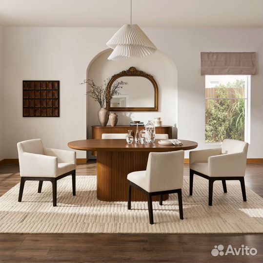 Стол обеденный