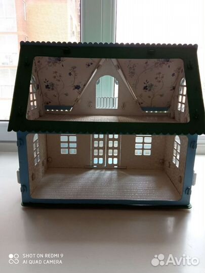 Домик кукольный