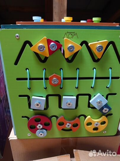 Бизиборд Занятный куб