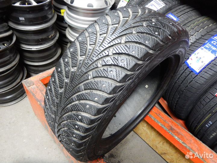 Goodyear UltraGrip Extreme 205/55 R16