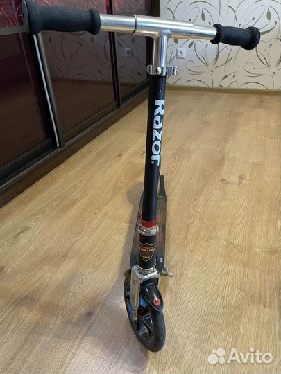 Самокат Razor