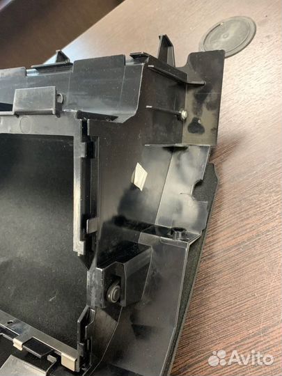 Бардачок Bmw X3 2.0D E83 N47 2009