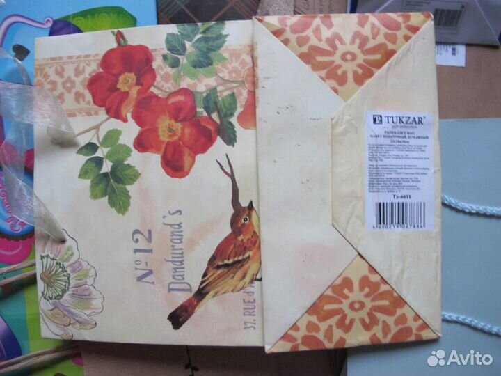 Пакеты новые подарочные для подарков друзьям много