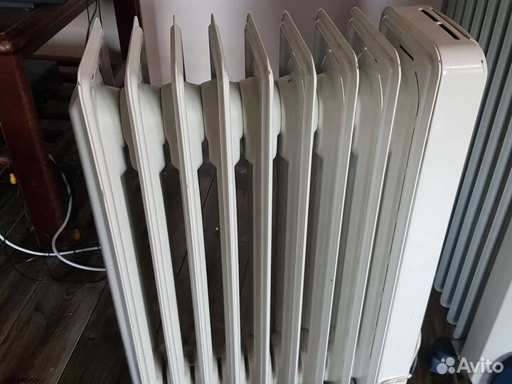 Обогреватель DeLonghi, 9 секций