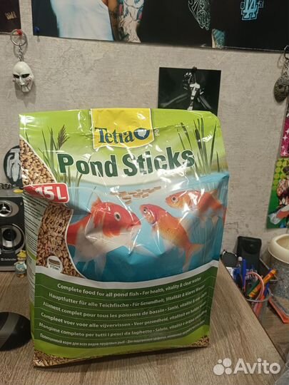 Аквариум с декором + пакет корма для рыб
