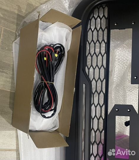 Решетка радиатора ford F-350 99-04 года