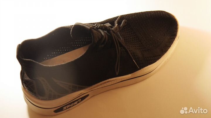Кроссовки 42 размера