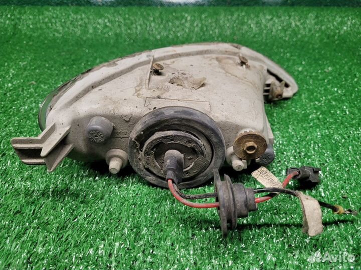 Фара противотуманная левая Toyota Camry 30