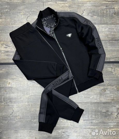 Мужской спортивный костюм для спорта и отдыха