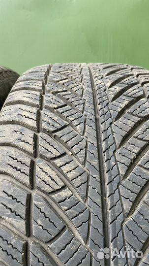 Goodyear UltraGrip 8 Performance 245/45 R18 100V