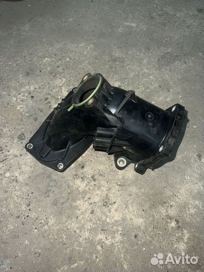 Патрубок впускного колектора Mercedes om651