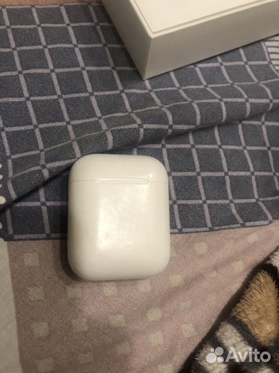 AirPods 2 оригинал с родной коробкой
