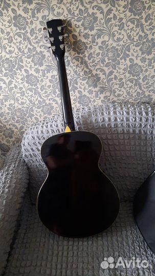 Акустическая гитара