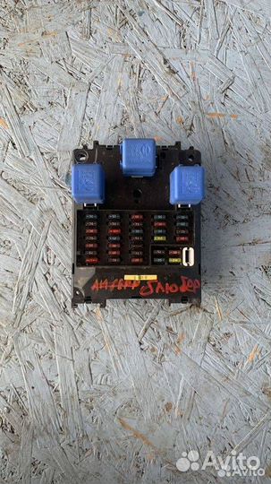 Блок предохранителей Nissan Bluebird U14