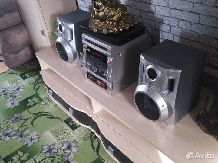Музыкальный центр sony