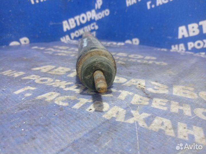 Задний амортизатор Mercedes-Benz W190 седан 1993