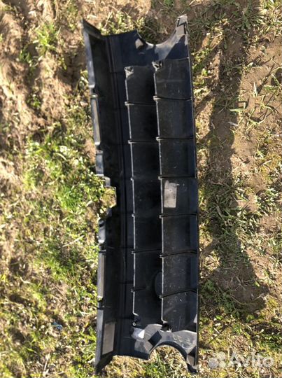 Решетка радиатора Discovery 3 чёрная