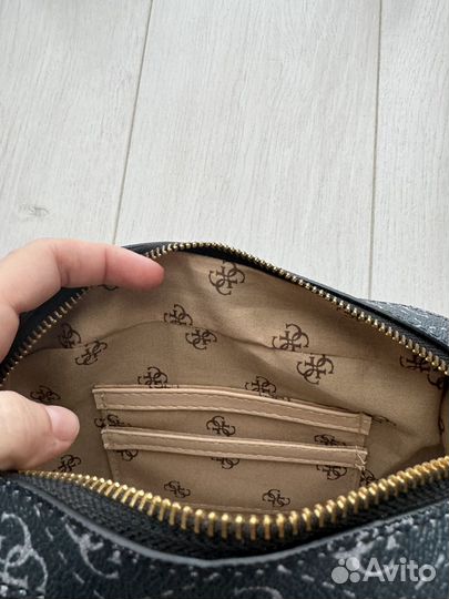 Сумка guess кроссбоди