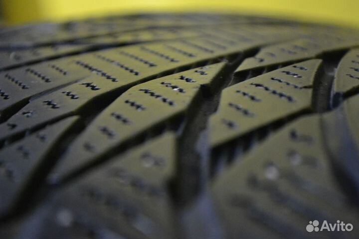 Nokian Tyres Hakkapeliitta R2 225/55 R17