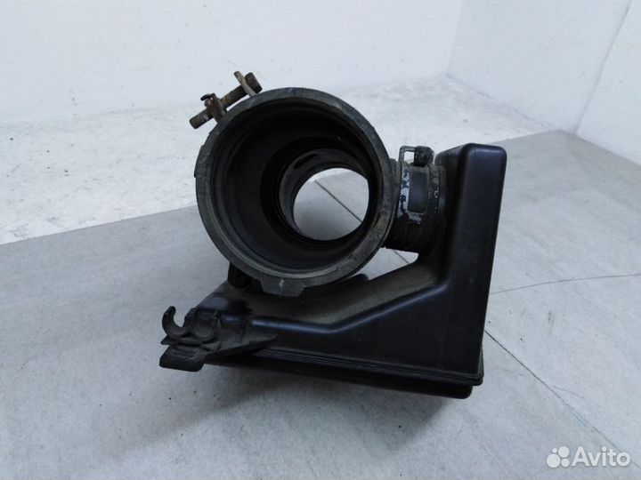 Патрубок воздушного фильтра KF3513221