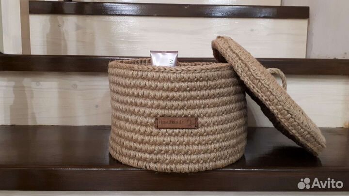 Корзина с крышкой