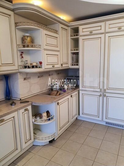 3-к. квартира, 73 м², 1/4 эт.