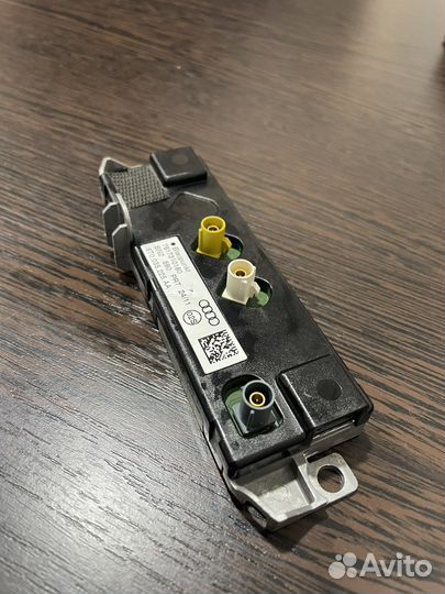 Усилитель антенны 8T0035225AA