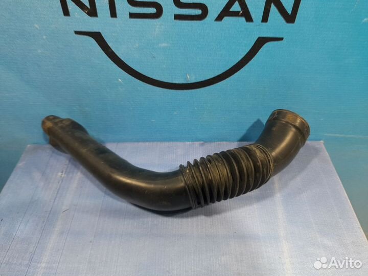 Патрубок воздушного фильтра Nissan terrano D10