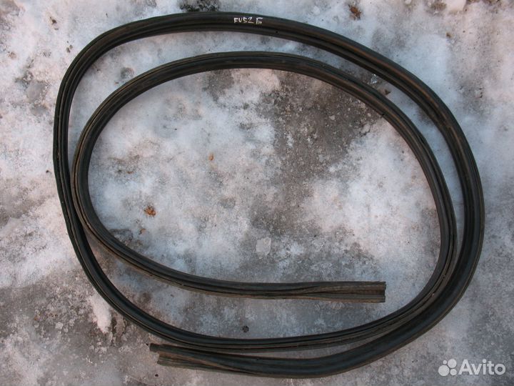 Уплотнитель багажника Ford Fusion