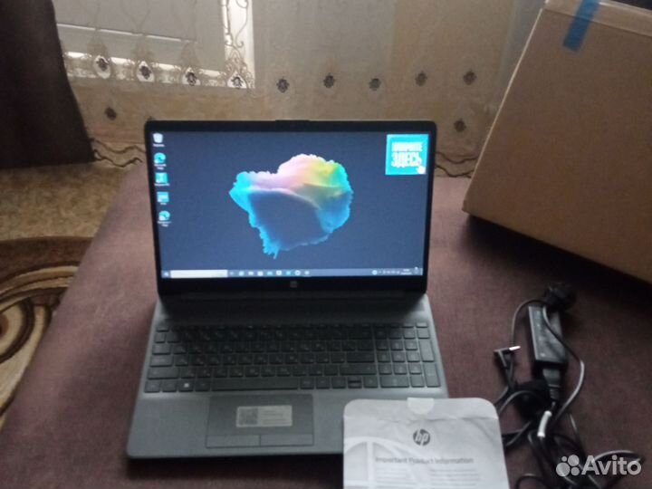 Ноутбук HP 255G8