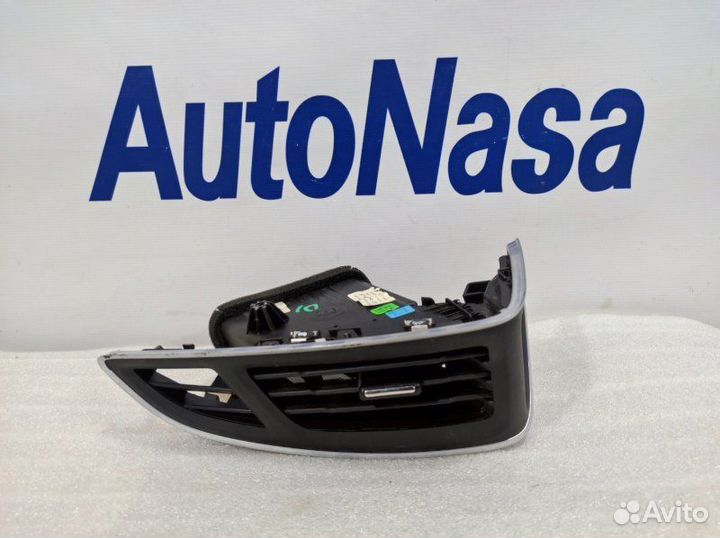 Дефлектор воздушный правый Ford Focus 3 2011-2019