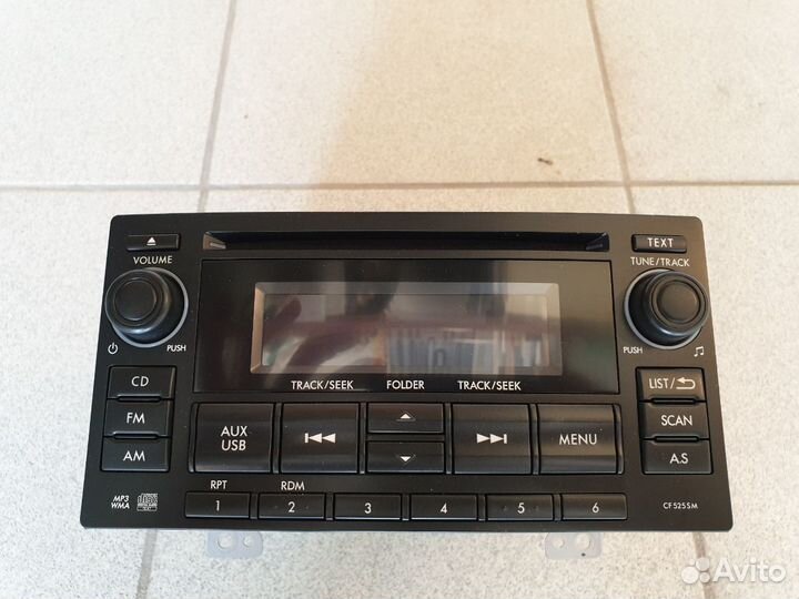 Штатная магнитола и оригинальная рамка для Subaru