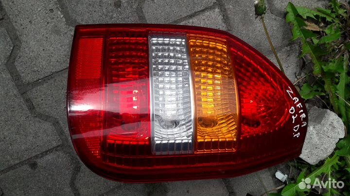 Задние фонари Opel Zafira A