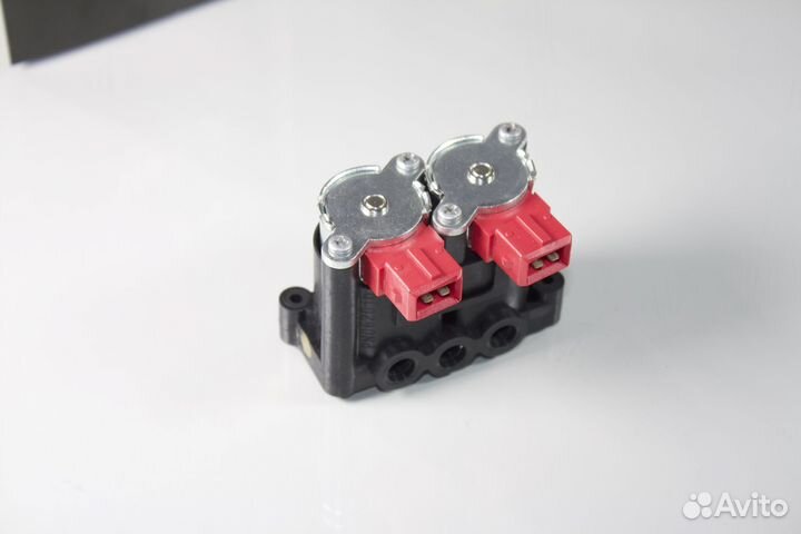 Блок клапанов для BMW X5 E53 рестайлинг (2003—2007