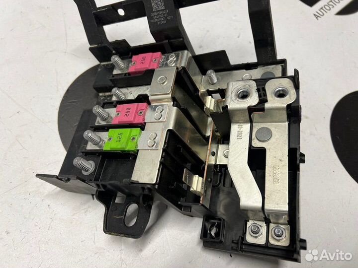 Блок предохранителей рыле с пирапатроном Bmw X3